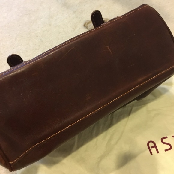 Italian leather dr bag - Picture 8 of 8